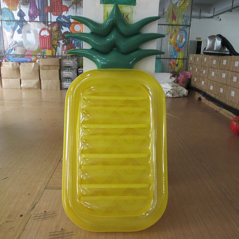 Inflatable Green And Yellow PVC Floating Pineapple