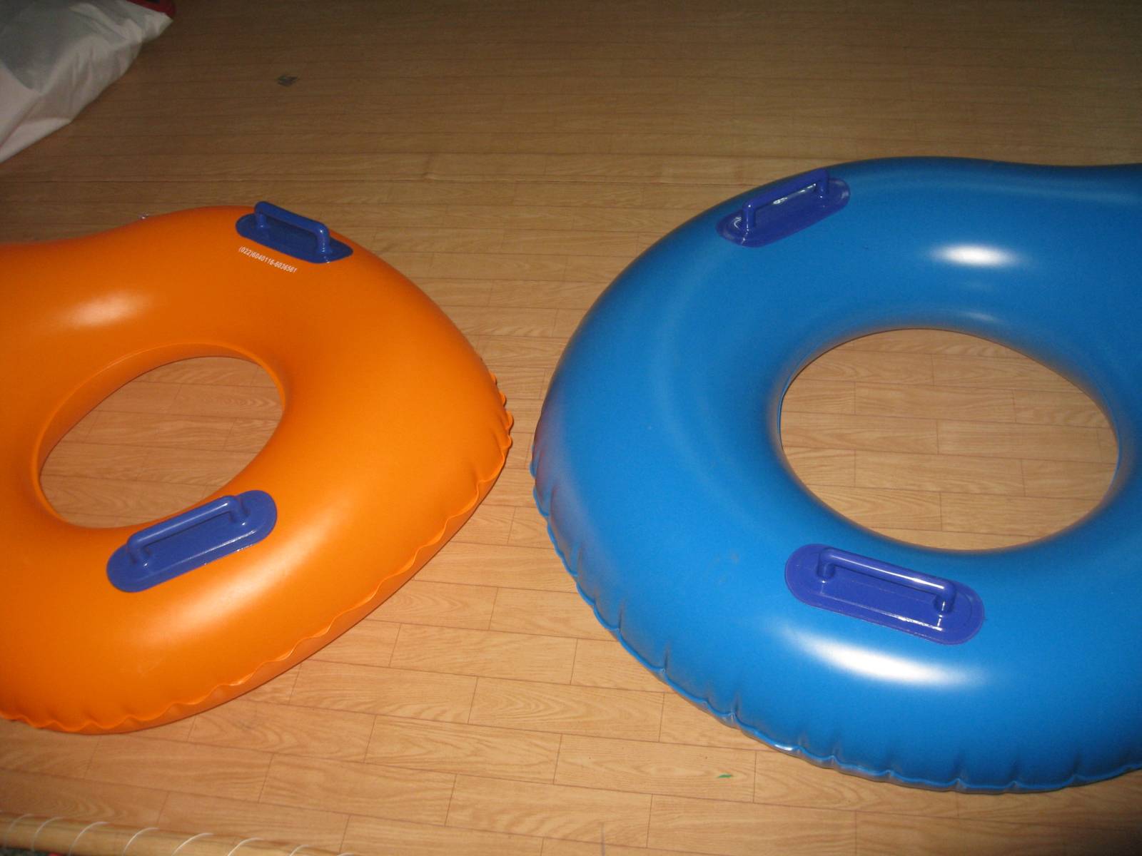 Customised 120CM Dia Inflatable Wheel Ring With 2 Handles Without Inner Ring For Beach,Pool Funning