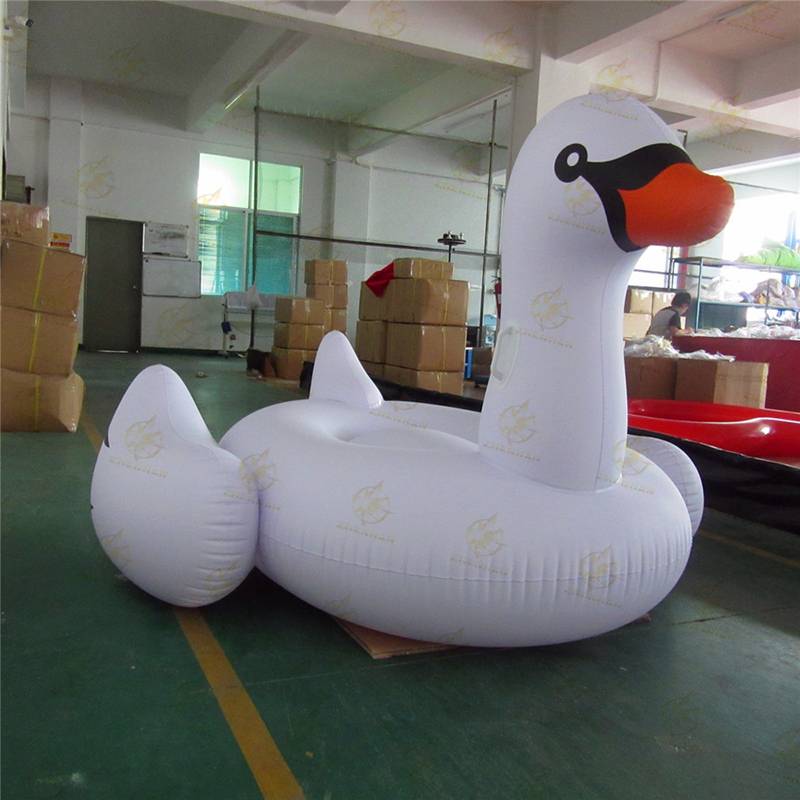Inflatable swan float