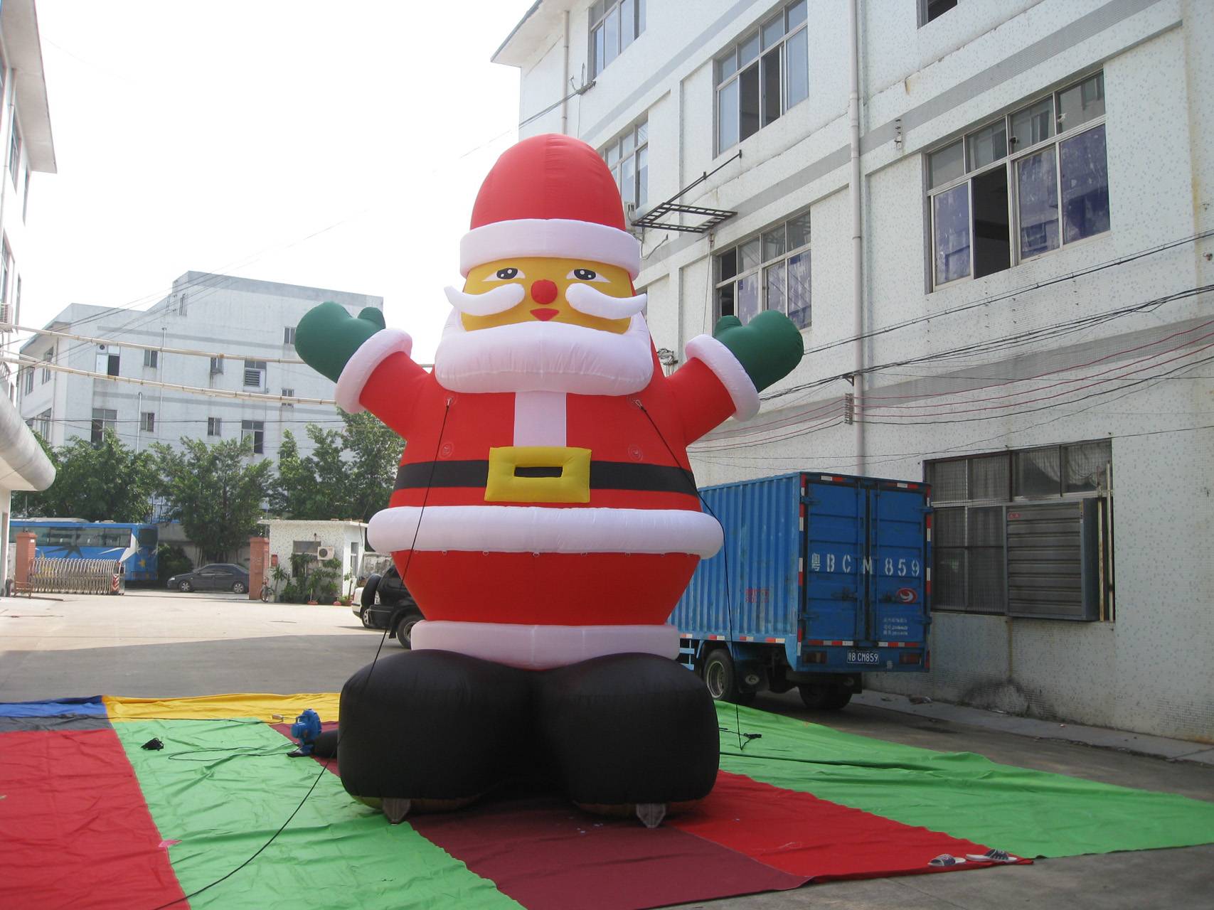 Inflatable Christmas Santas 5M Tall