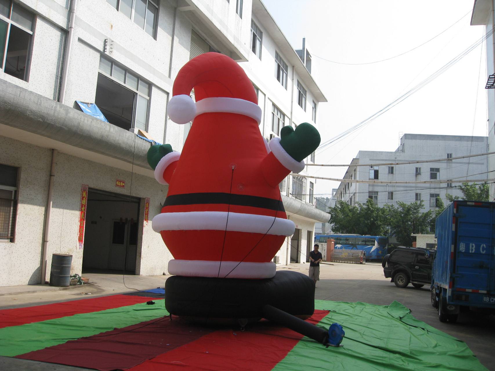 Inflatable Christmas Santas 5M Tall