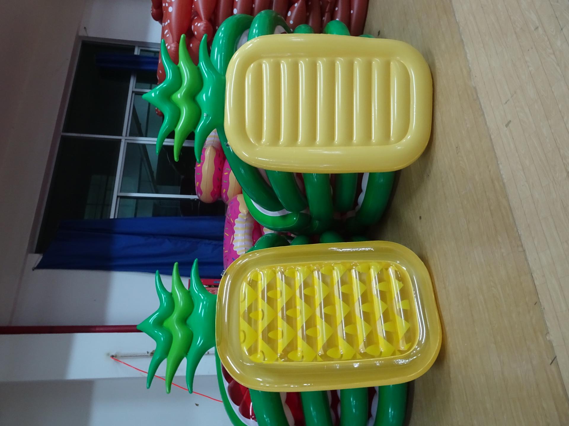 Inflatable Green And Yellow PVC Floating Pineapple