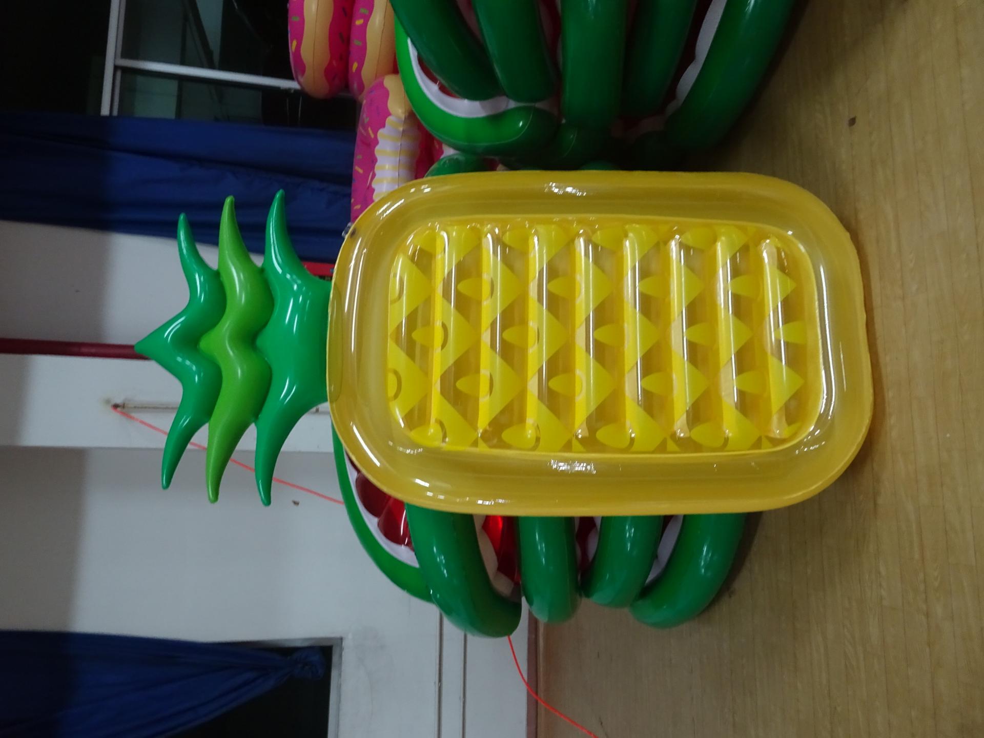 Inflatable Green And Yellow PVC Floating Pineapple