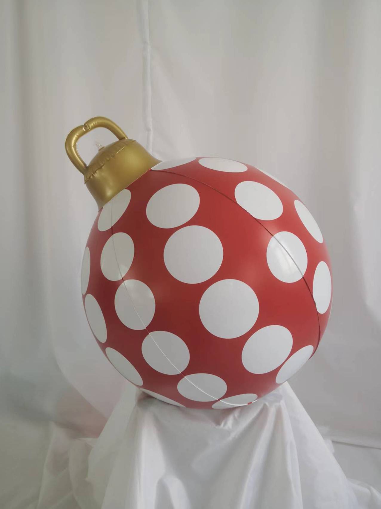 Customised Inflatable Red With White Dots Of Chistmas Decorations Ornament Ball