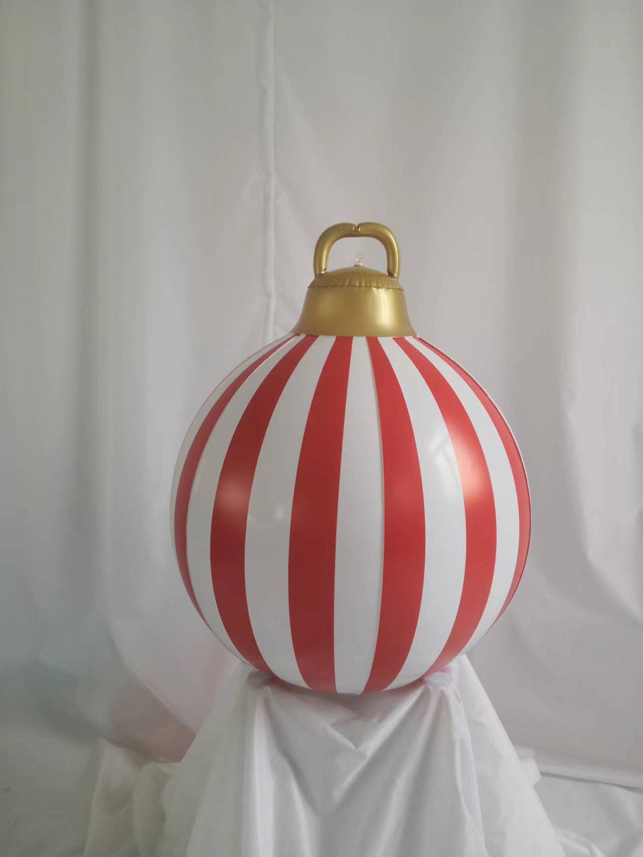 Customised Light Up Inflatable White With Res Stripes Chistmas Ornament Ball