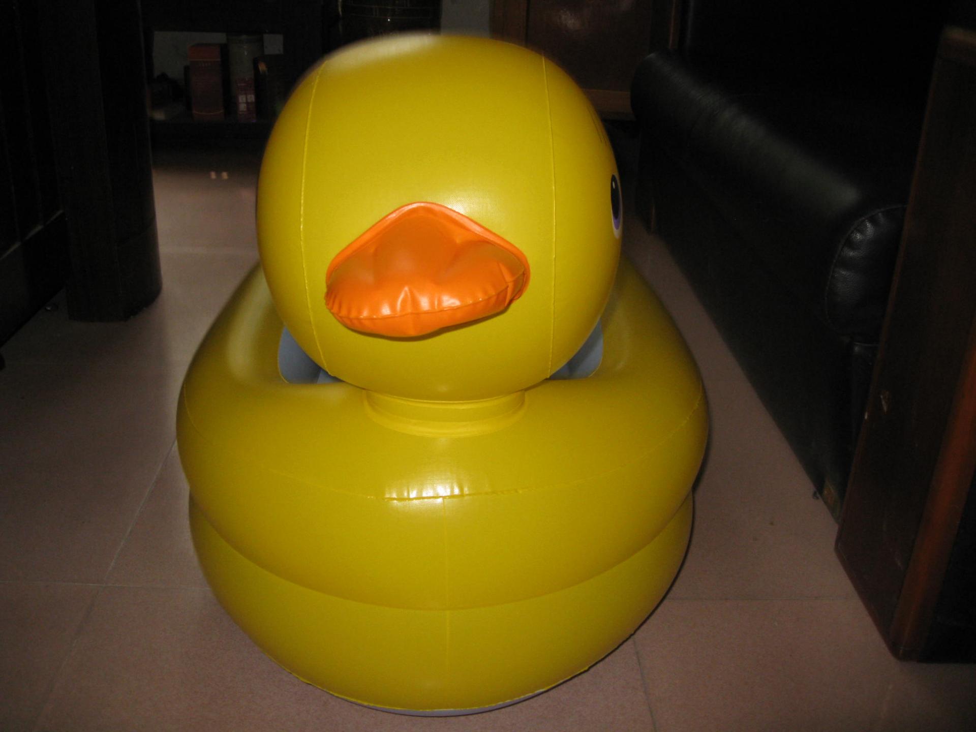 Customised  Inflatable PVC Yellow Baby Duck Pool For Taking A Shower In Home