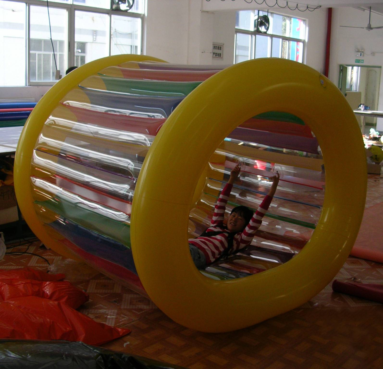 Customised 2.4Ml Inflatable Backyard Giant Rolling Wheel Heavy Duty Inflatable Roller Wheel
