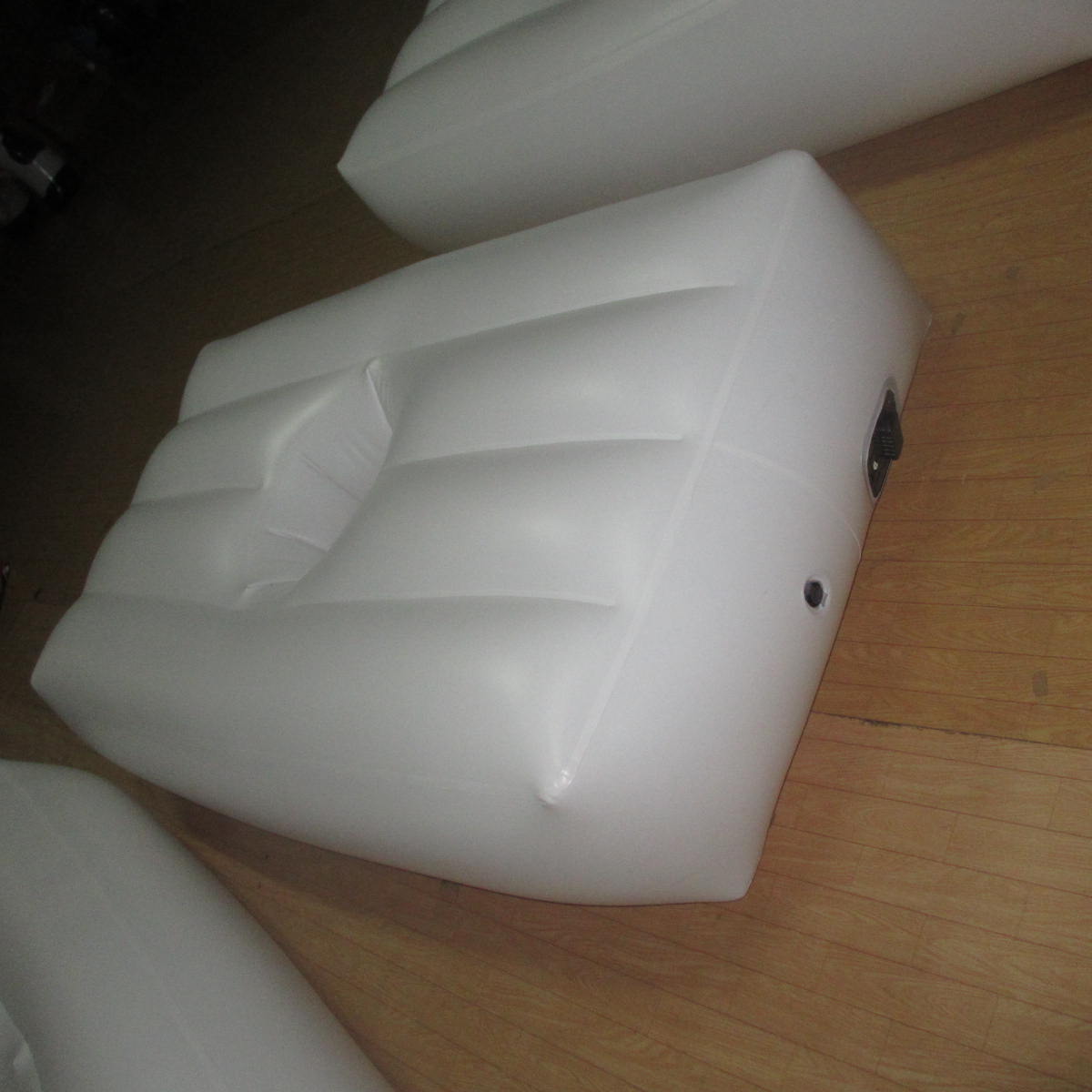 Customised Inflatable Mattress On Exterior Surface On Top And Hole. Hole Size:18.5*17.5Inch