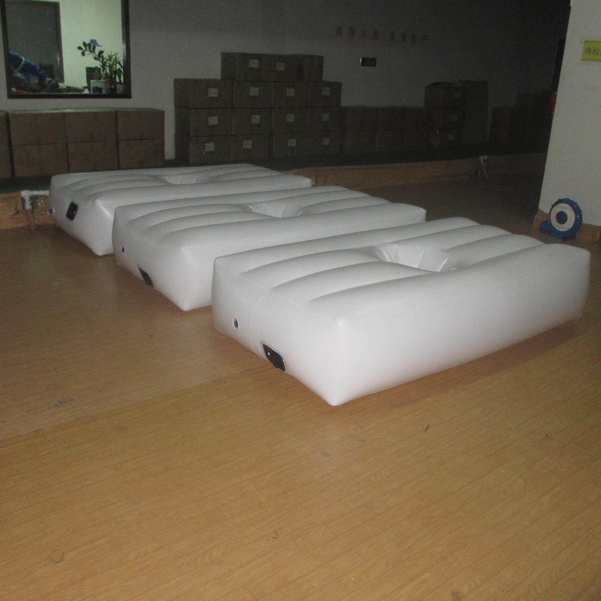 Customised Inflatable Mattress On Exterior Surface On Top And Hole. Hole Size:18.5*17.5Inch