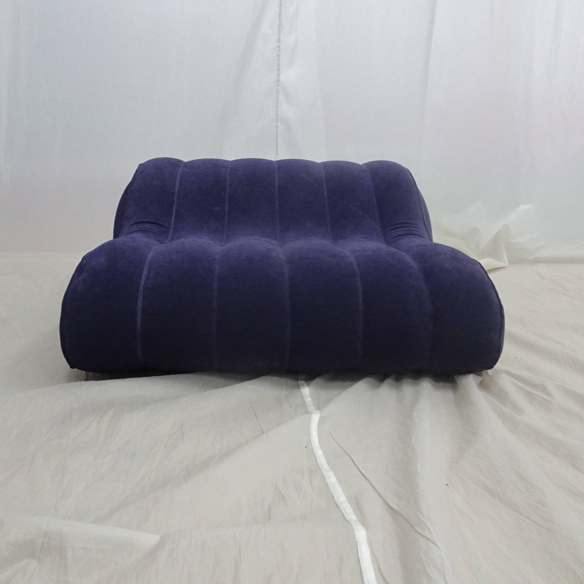 Customised Small Size Inflatable S-Shaped Sexy Love Flocking Sofa For Neck & Lumbar Support Travel