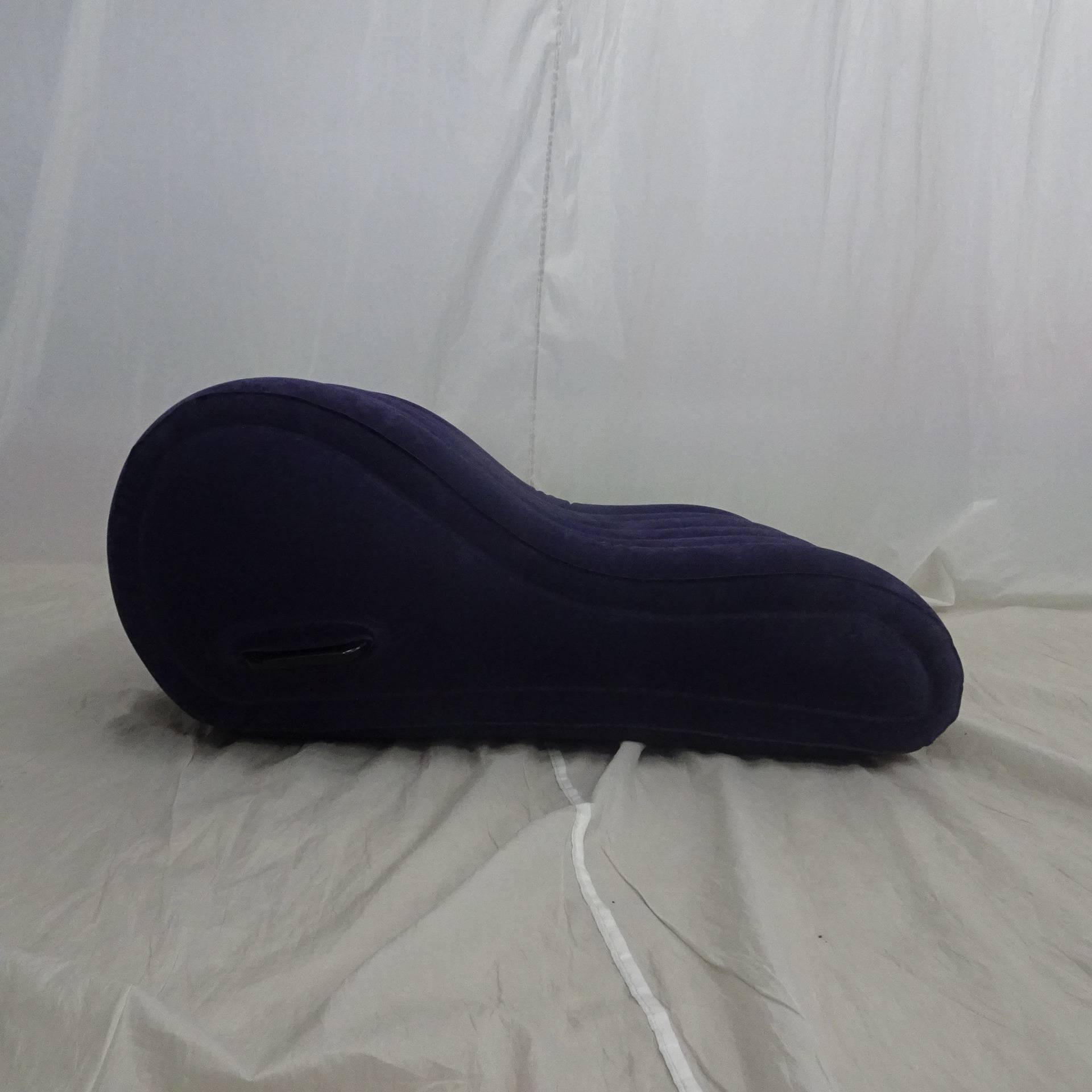 Customised Small Size Inflatable S-Shaped Sexy Love Flocking Sofa For Neck & Lumbar Support Travel