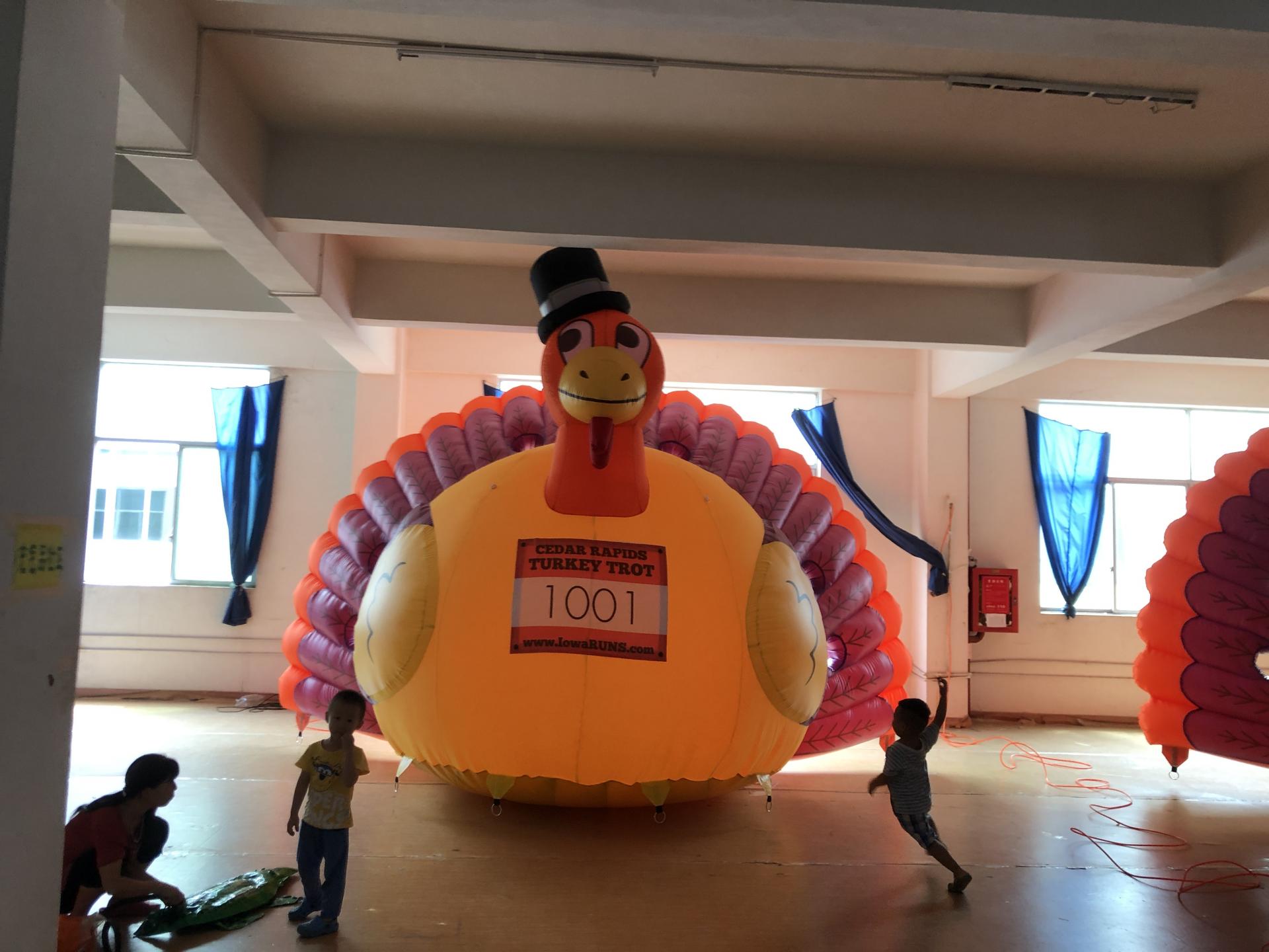 Customised Inflatable Turkey Peacock For Holiday Party Yard Lawn Party Garden