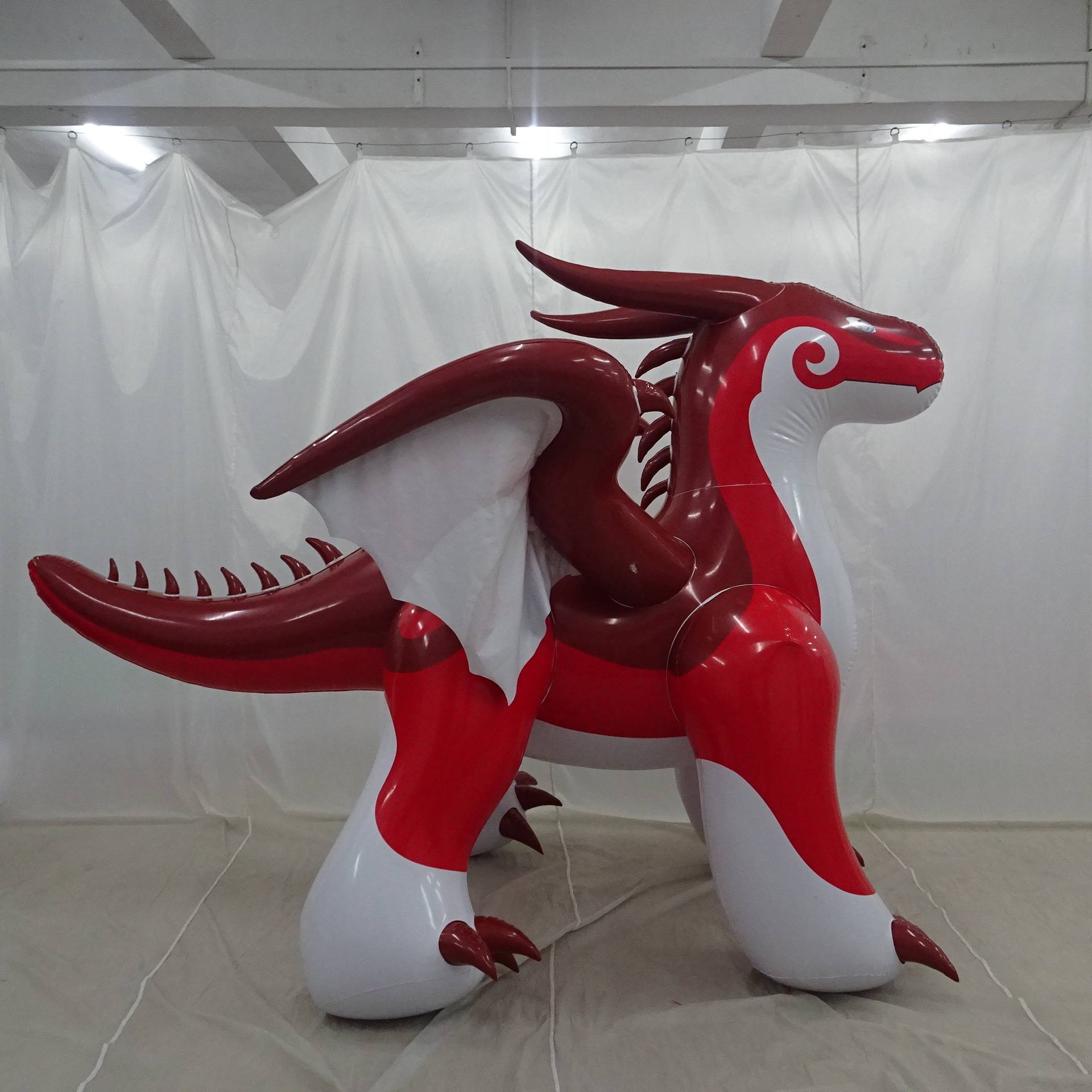 Customised Inflatable PVC Sealed Airtight Red Zenith Dragon For Party Favors