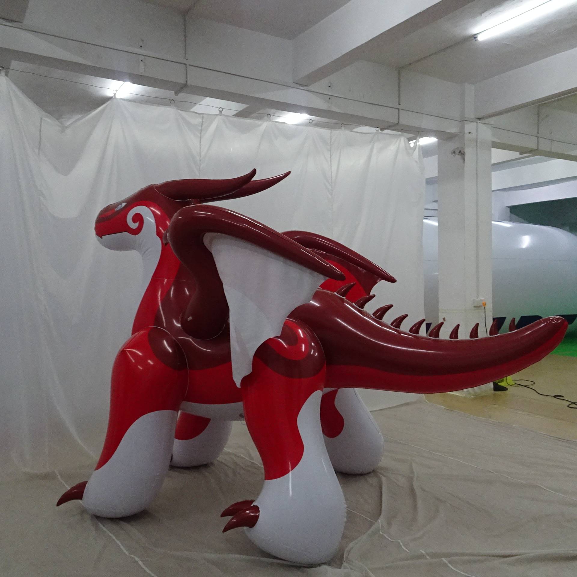 Customised Inflatable PVC Sealed Airtight Red Zenith Dragon For Party Favors