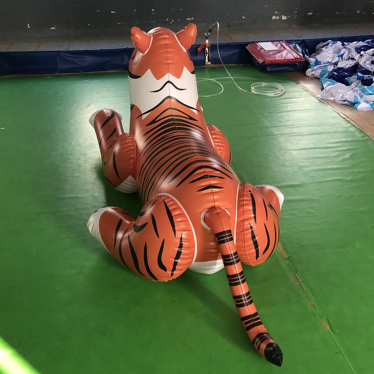 Customised Inflatable Giant Large PVC Airtight Tiger Cartoon Figurines Toys Gifts