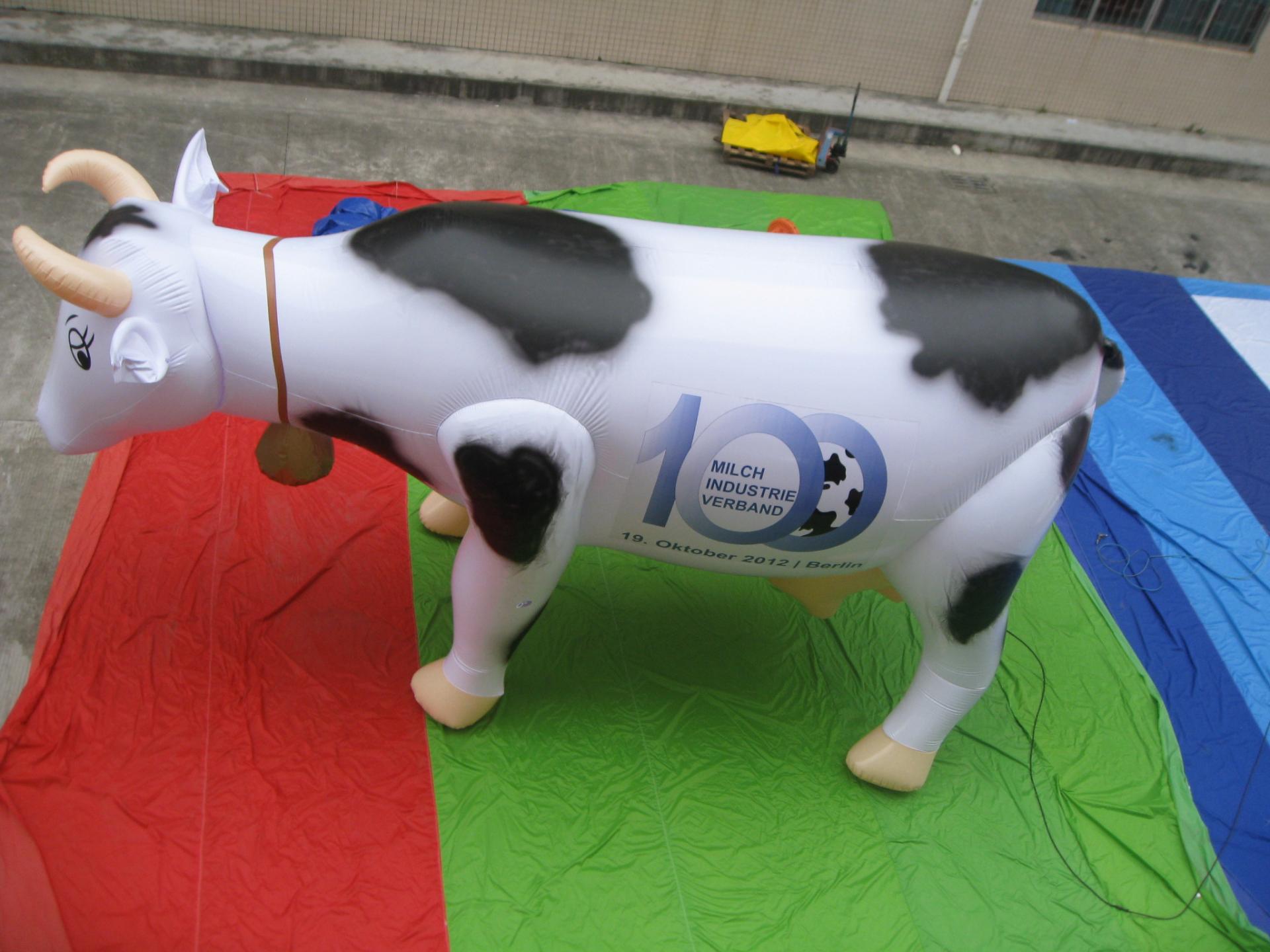 Customised Inflatable PVC Sealed Airtight Giant Large Cow For Advertising, Trade Showing