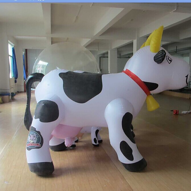 Customised 7Fth PVC Giant Large Cow Inflatable For Trade Showing,Commercial Occasion, Party Favors