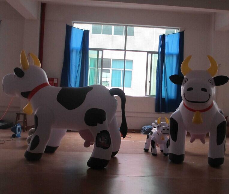 Customised 7Fth PVC Giant Large Cow Inflatable For Trade Showing,Commercial Occasion, Party Favors