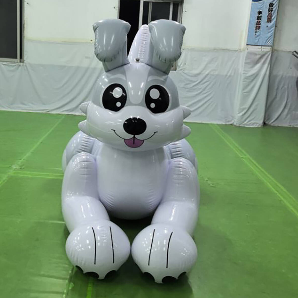 Customized Inflatable Gery Siver Cat Character With Reinforced Stressed Section Seams On Back Yard