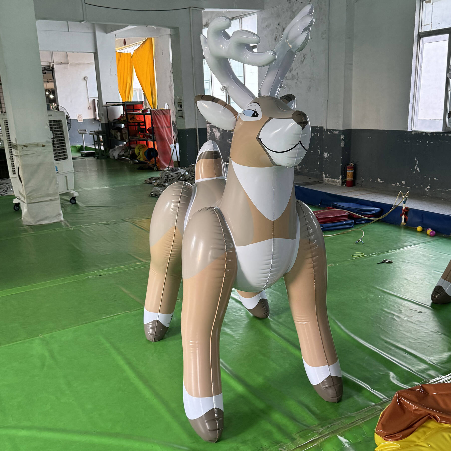 Customized Inflatable Dorable Airtight Sealed Realistic Figure Male Elk Reindeer