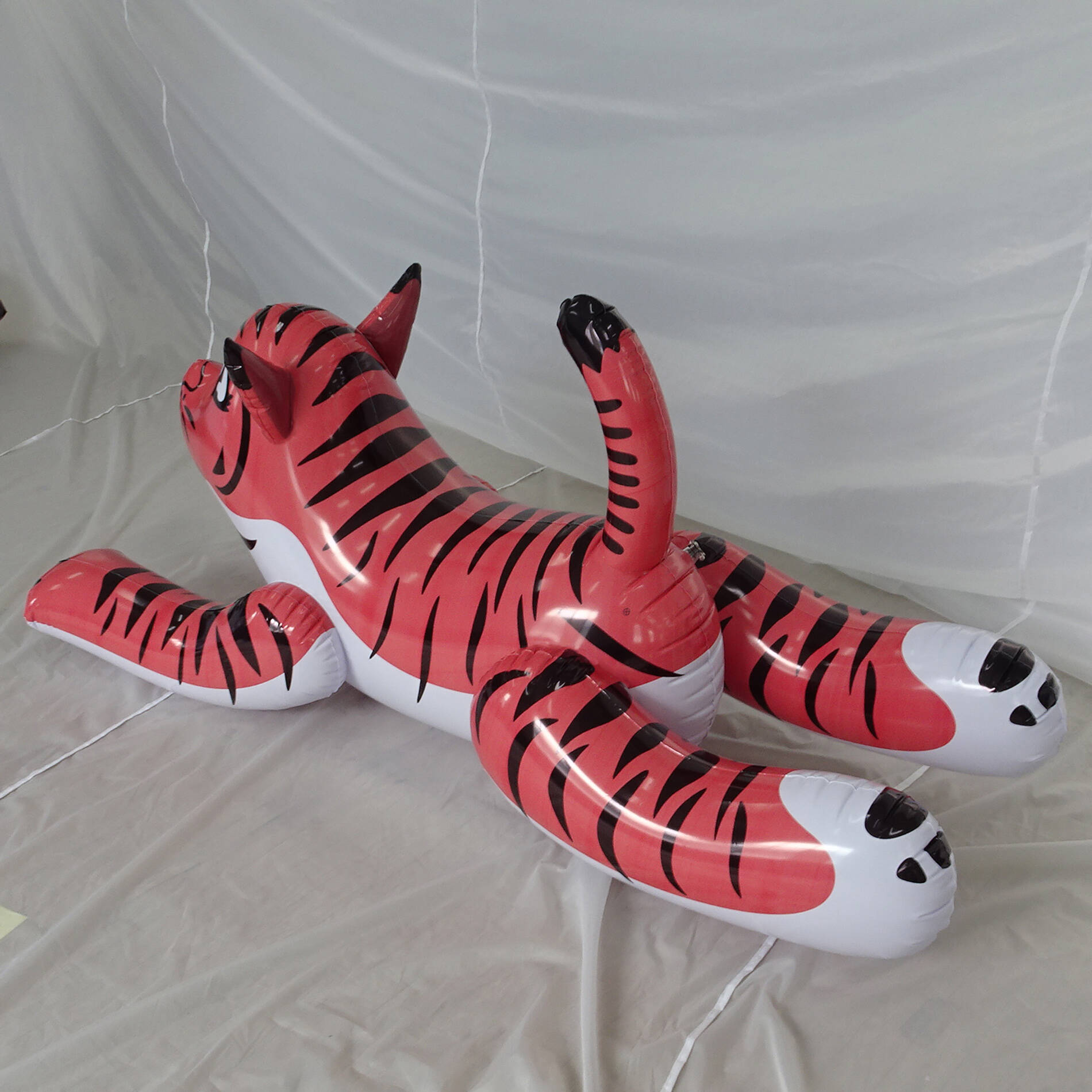 Custom make Inflatable Odm/Oem Sealed Tiger Animal Cartoon Figure Toy For Decors