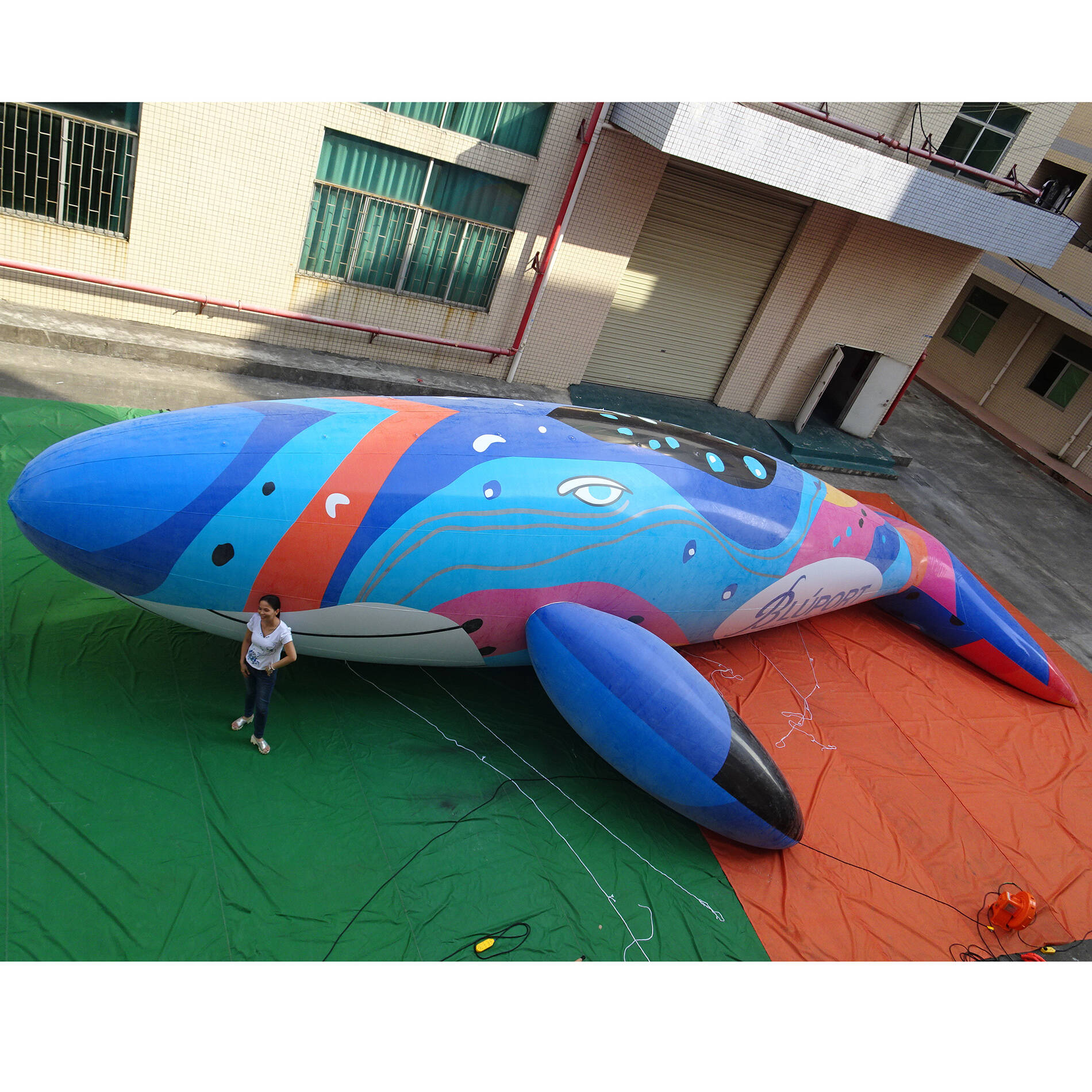 Customised 15M Inflatable Giant Helium Whale Flying On The Air For Advertising