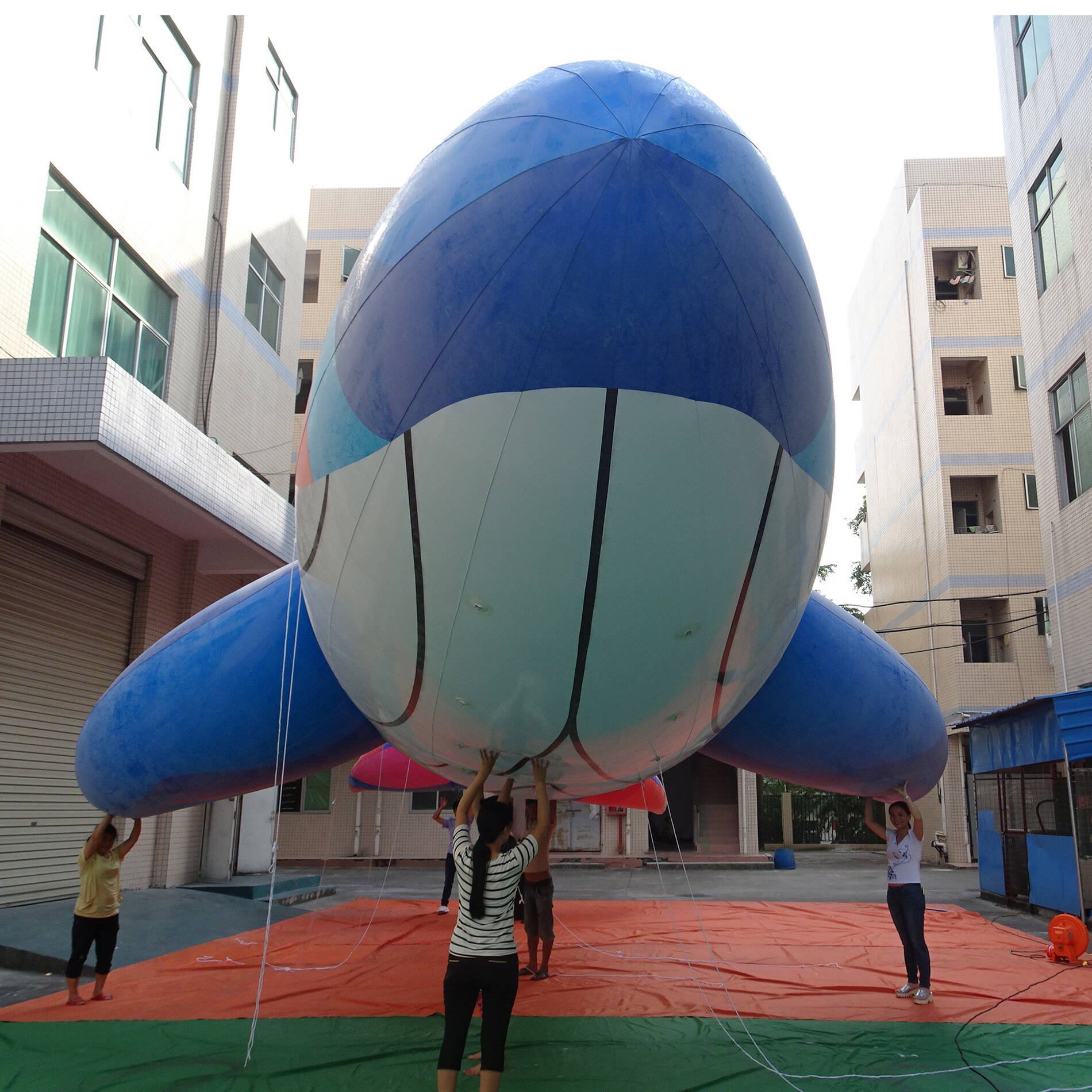 Customised 15M Inflatable Giant Helium Whale Flying On The Air For Advertising