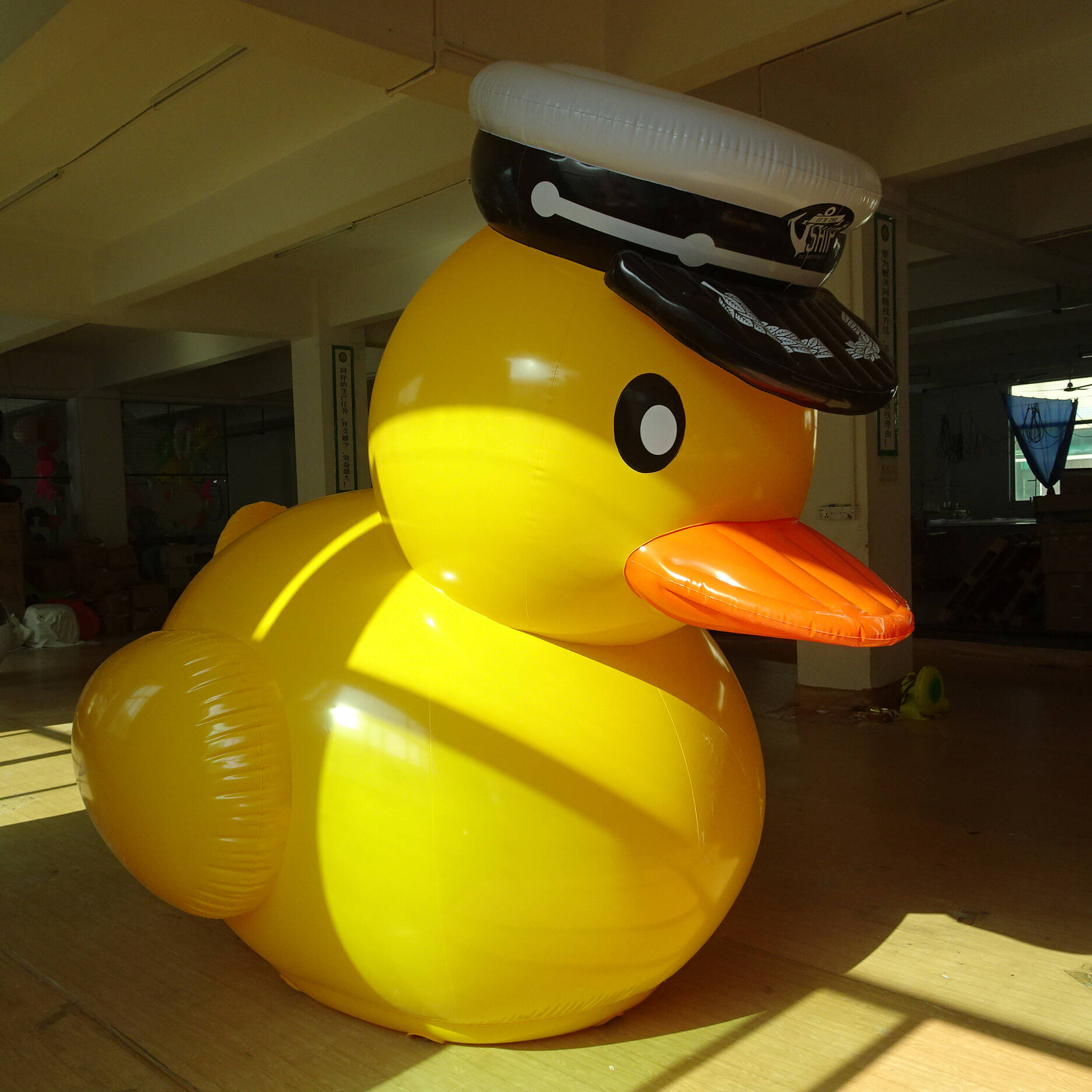 Customized Inflatable Giant PVC Pliceman Duck With Hat For Advertisings